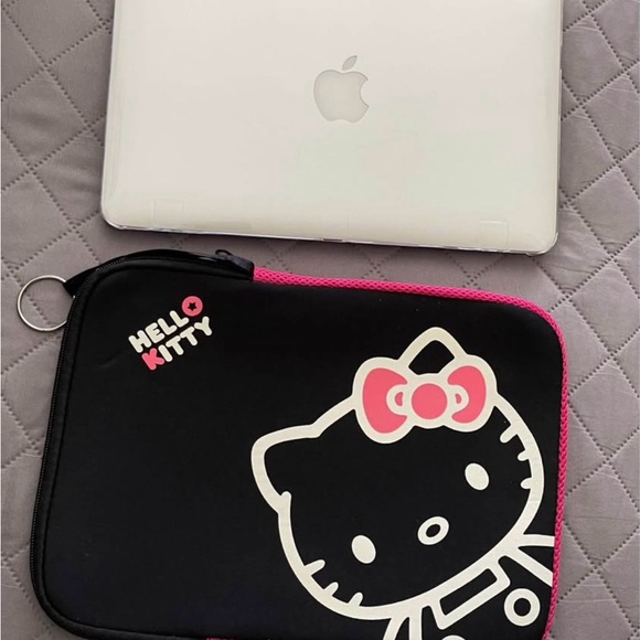 Bundle Apple MacBook Air 11.6 With Pink Hello Kitty Sleeve, Transparent Case - Picture 1 of 9